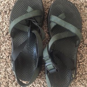 Chaco size 8 green thick toe strap heel strap
